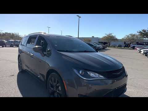 2020 Chrysler Pacifica Touring L Plus Mini Van  Gray