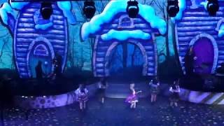 Lindsey Stirling  Let It Snow (Live Performance)