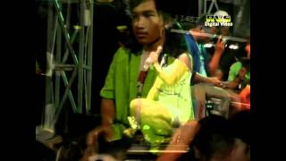 Download lagu ABG TUA - ROSSI MAHARANI mp3 Download lagu ABG TUA - ROSSI MAHARANI mp3