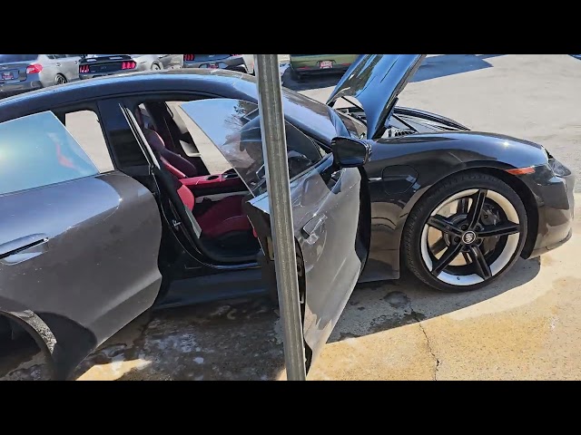 2020 Porsche Taycan - Image 31