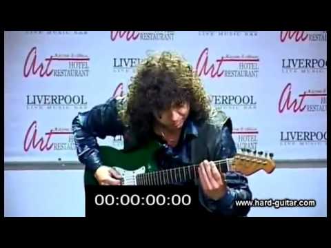 ✰✰✰✰✰Cel mai rapid chitarist din lume: 27 note pe secundă la chitara "Record Guinness 2012"