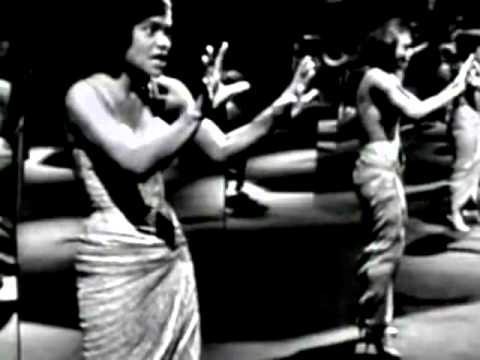 Eartha Kitt - C'est Si Bon