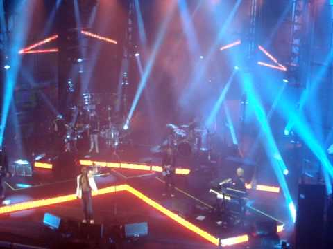 Videoclip de God Is a DJ (Live from Brixton - April 8, 2011) — Faithless
