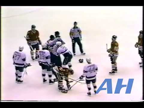 NHL Mar. 14, 1991 Jay Miller,LA v Mike Peluso,CHI Los Angeles Kings Chicago Blackhawks