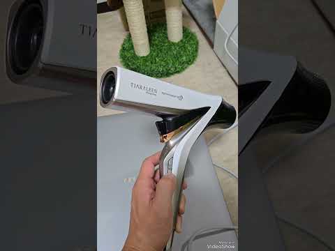 モデレーターのフロリアン・ケーニッヒが「ドッペルパス」に戻ります。