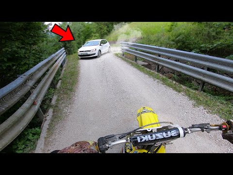 Dirtbike UNDERCOVER Police Getaway - Cops Chase Motorcycle 2023
