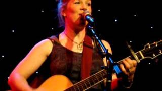 Dar Williams - THE CHRISTIANS and THE PAGANS - live in concert from Teaneck, NJ