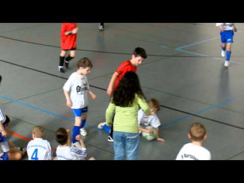 SVN Bambinis 2010/11 - Marlins zweites Tor gegen Vfl Kassel zum 3-0.mov