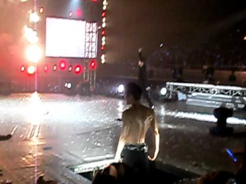 SS3 Manila - Super Junior Choi Siwon sans shirt