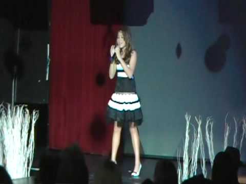 MERRY CHRISTMAS..from Chloe Jordache singing Christmas Shoes
