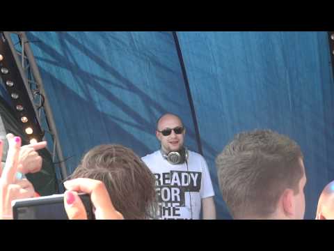Ronny K. vs Laucco - Better Tomorrows at Luminosity Beach - Zandvoort (NL)