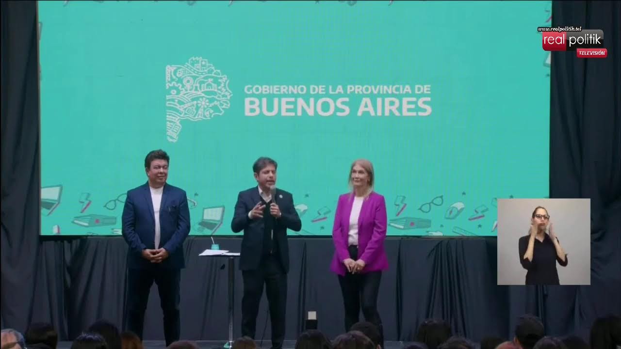 Kicillof encabezó la entrega de computadoras a estudiantes secundarios en La Matanza
