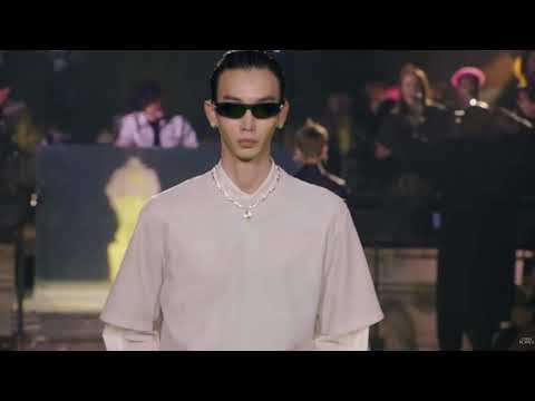 YouTube — Paris Fashion Week: Watch