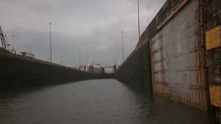 preview picture of video 'PASANDO POR LAS ESCLUSAS DE GATUN   CANAL DE PANAMA'