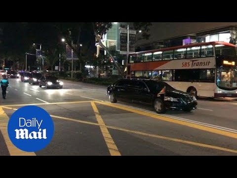 Kim Jong-un conducts night tour of Singapore on eve of summit - Daily Mail