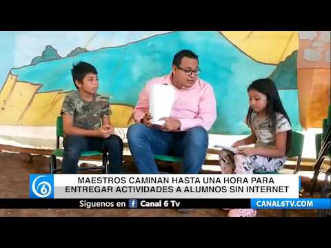 Maestros de Xalapa, caminan hasta una hora para entregar actividades a alumnos sin internet