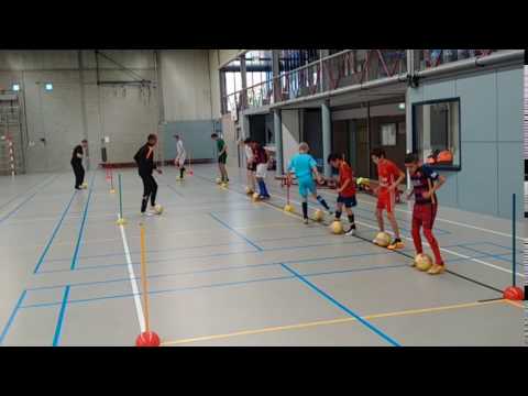 Training jeugdzaalvoetbal S.V. Honselersdijk