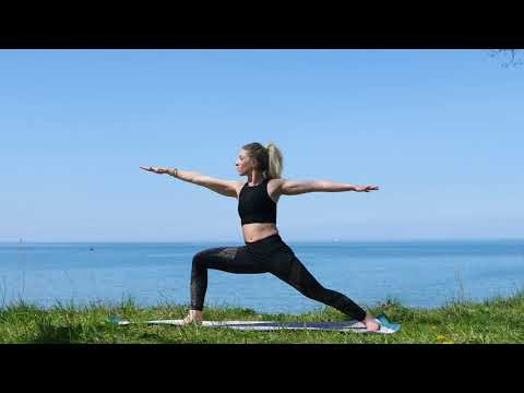 20-Minute Everyday Yoga by the Lake #everydayyoga #yogapractice #yoga