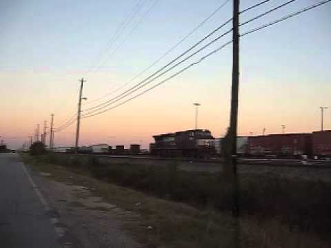 NS 8916 Super Black Horse Jump Tail C40-9W at Houston,TX 10-2-2011