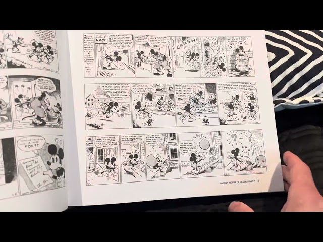 Vídeo relacionado con Walt Disney Mickey Mouse Tiras de prensa nº 01: "Carrera hacia el valle de la muerte": 1 (Disney tiras de Prensa)