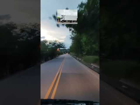 pasando por el Carmen de bolivar  cargados con 8 toneladas en un FVR 🚚