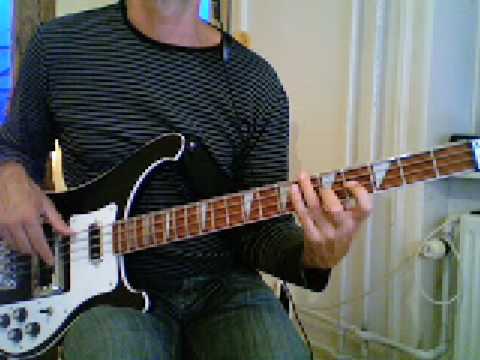 L131 Shuffle blues bass in A