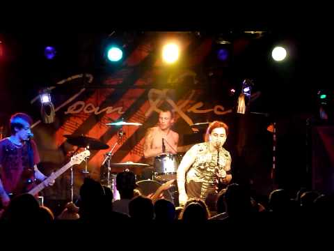 Joan Red - No Goodbye