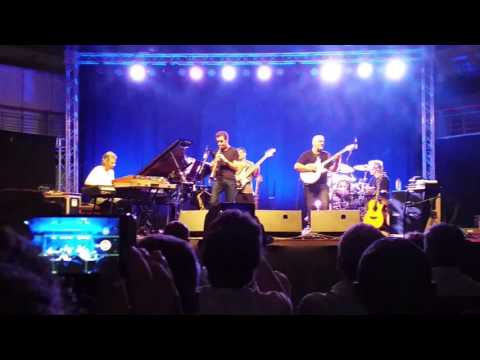 Chick Corea Electric Band - Dave Weckl drum solo/Beneath The Mask