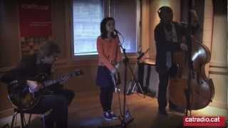 Between the Devil and the deep blue sea JOAN CHAMORRO ANDRA MOTIS JOSEP TRAVER