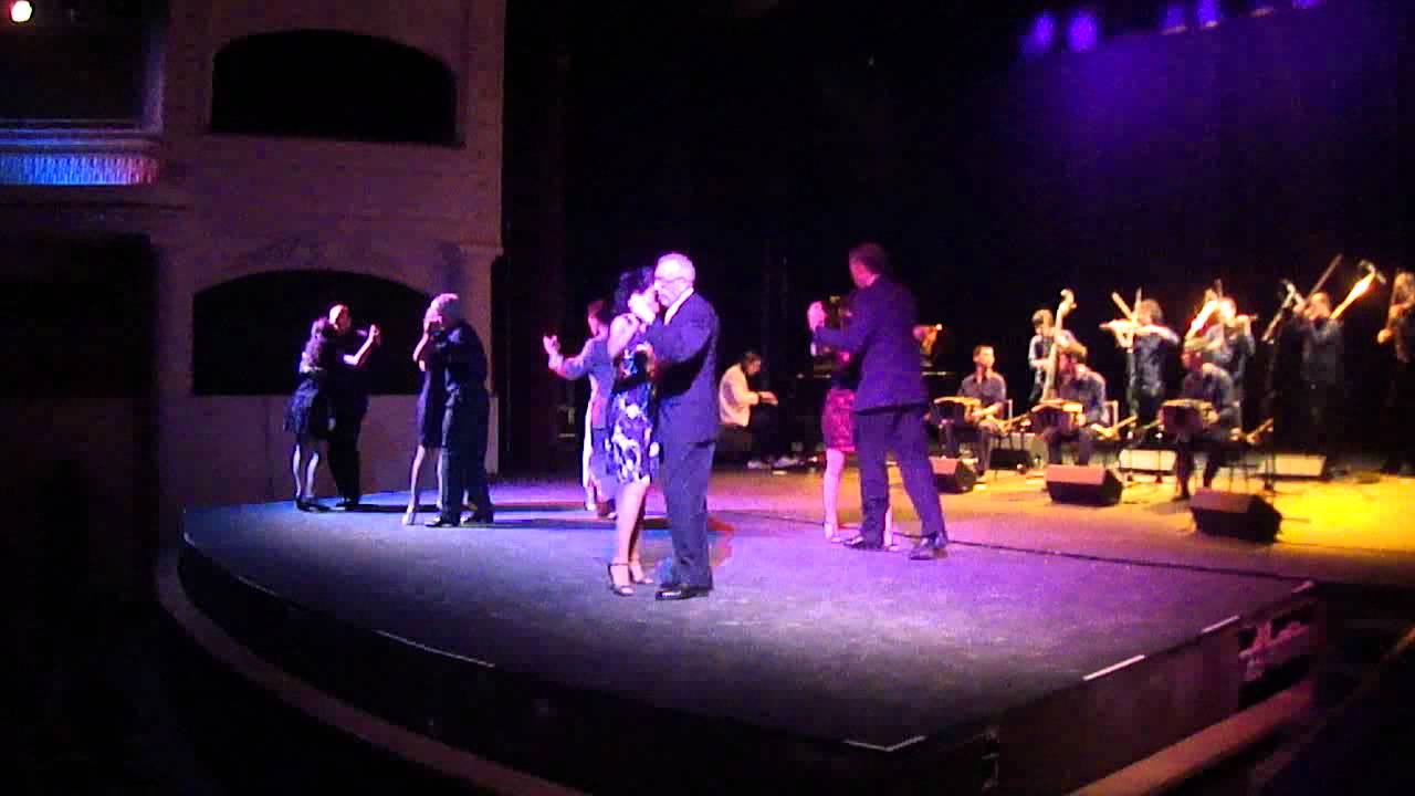 Julio Duplaa sus alumnos y la orquesta Misteriosa Bs As