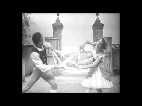 Nadia Nerina and David Blair - The Ribbon Dance ('La Fille Mal Gardée', 1962)