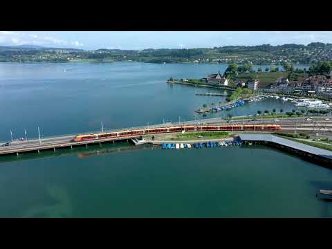 Zugkreuzung Voralpenexpress in Rapperswil