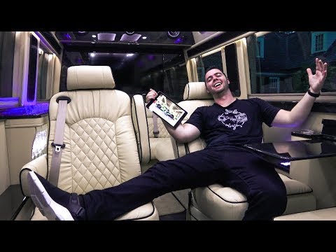 image-Is a limo a luxury car?