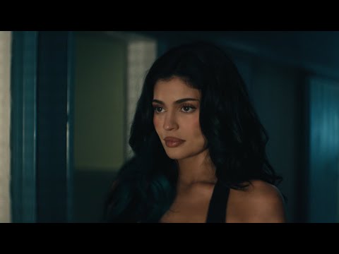 GLOSSES PART 2: KING KYLIE RETURNS