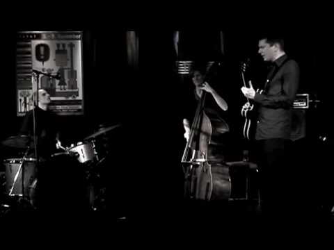 Arne Jansen Trio - The End of the World - Jazzfest Berlin -Live at A-Trane
