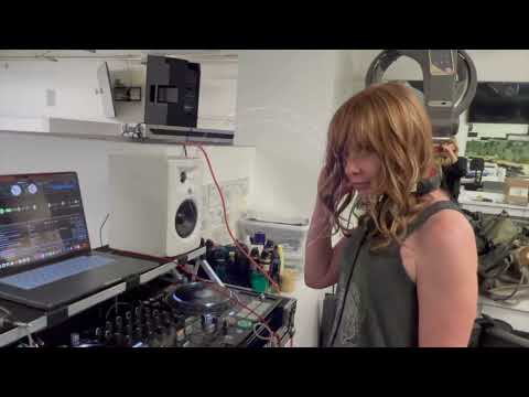 california-DJ.com video.