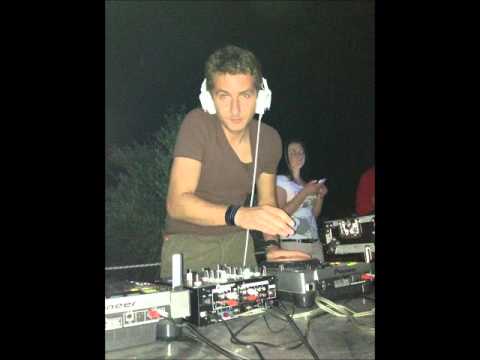 BINGO PLAYERS VS PSY  :OUT OF GANGNAM STYLE - DJ Latino Mash-up