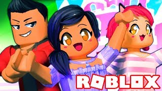 LIVING WITH MY CRAZY FRIENDS | ROBLOX
