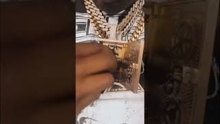 Uncle Murda Flexes his New Chain