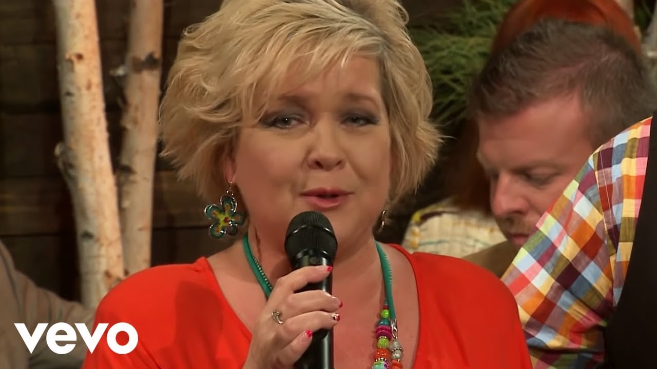 Gaither, Jeff & Sheri Easter - Roses Will Bloom Again (Live)