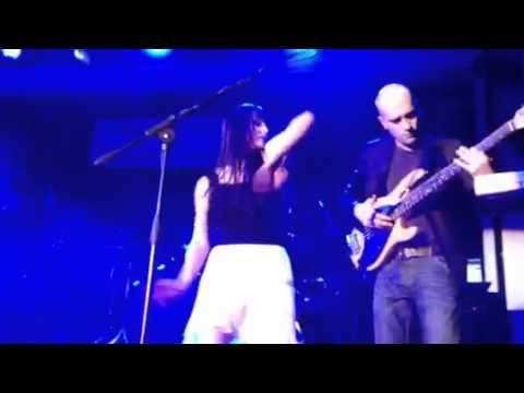 Antonella lo coco inizio concerto forum 17/03/2012 part.1