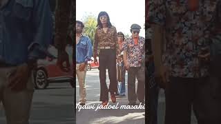 Download lagu bukit berbunga #silvykumalasari #ngawijadoelmasakini mp3