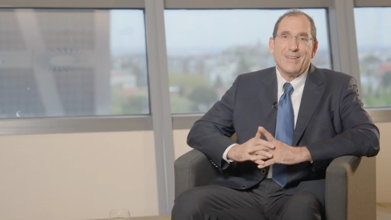 Santiago Rubio compara en este vídeo la crisis del petróleo por Irán con la vivida tras la guerra de Ucrania