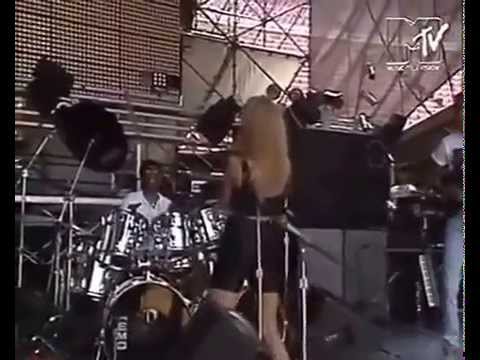 (1988) Sheryl Crow flirting with Greg Phillinganes Barcelona