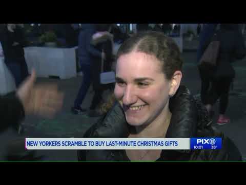People still buying last-minute gifts in the hours before Christmas starts