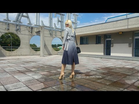 DANA LABO new autumn collection catwalk in long coat and high leather boots