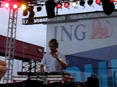 Oceanlab vs. Gareth Emery - On A Metropolis Day - Armin van Buuren @ New Island Festival, 9/12/09