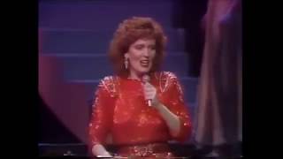 Maureen McGovern &quot;They All Laughed&quot; with Johnny Green