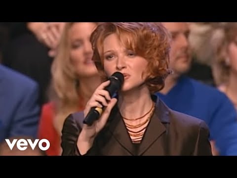 Charlotte Ritchie, Kim Hopper, Ladye Love Smith - Go Rest High On That Mountain (Live)
