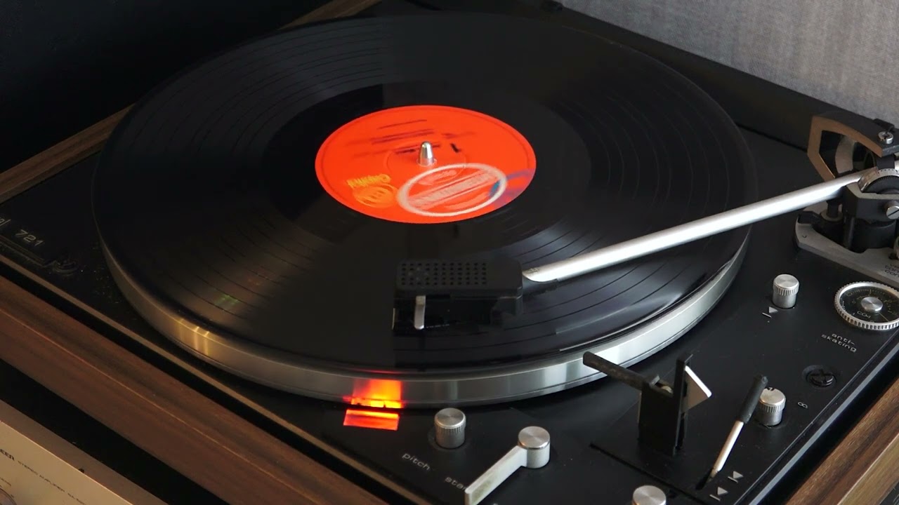 Jewish melodies Beloved the World. Over By the Orchestre of BENEDICT SILBERMAN. First side.